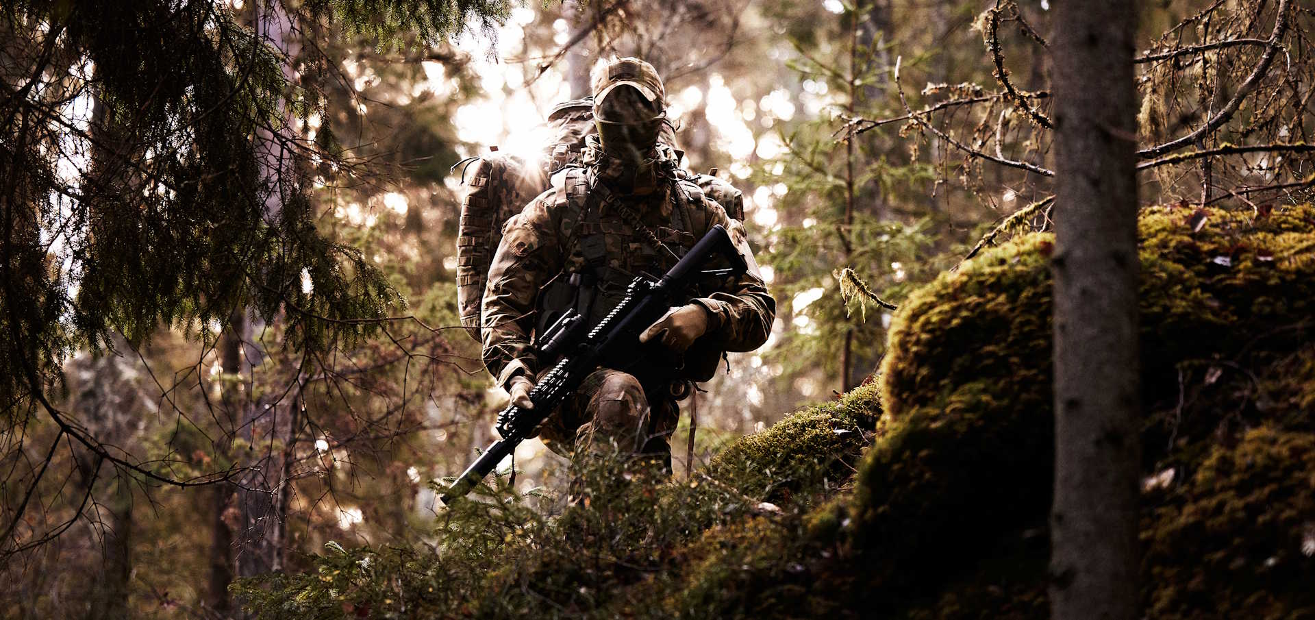 militär i skogen